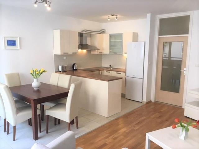 מאקרסקה Sunshine Apartment מראה חיצוני תמונה